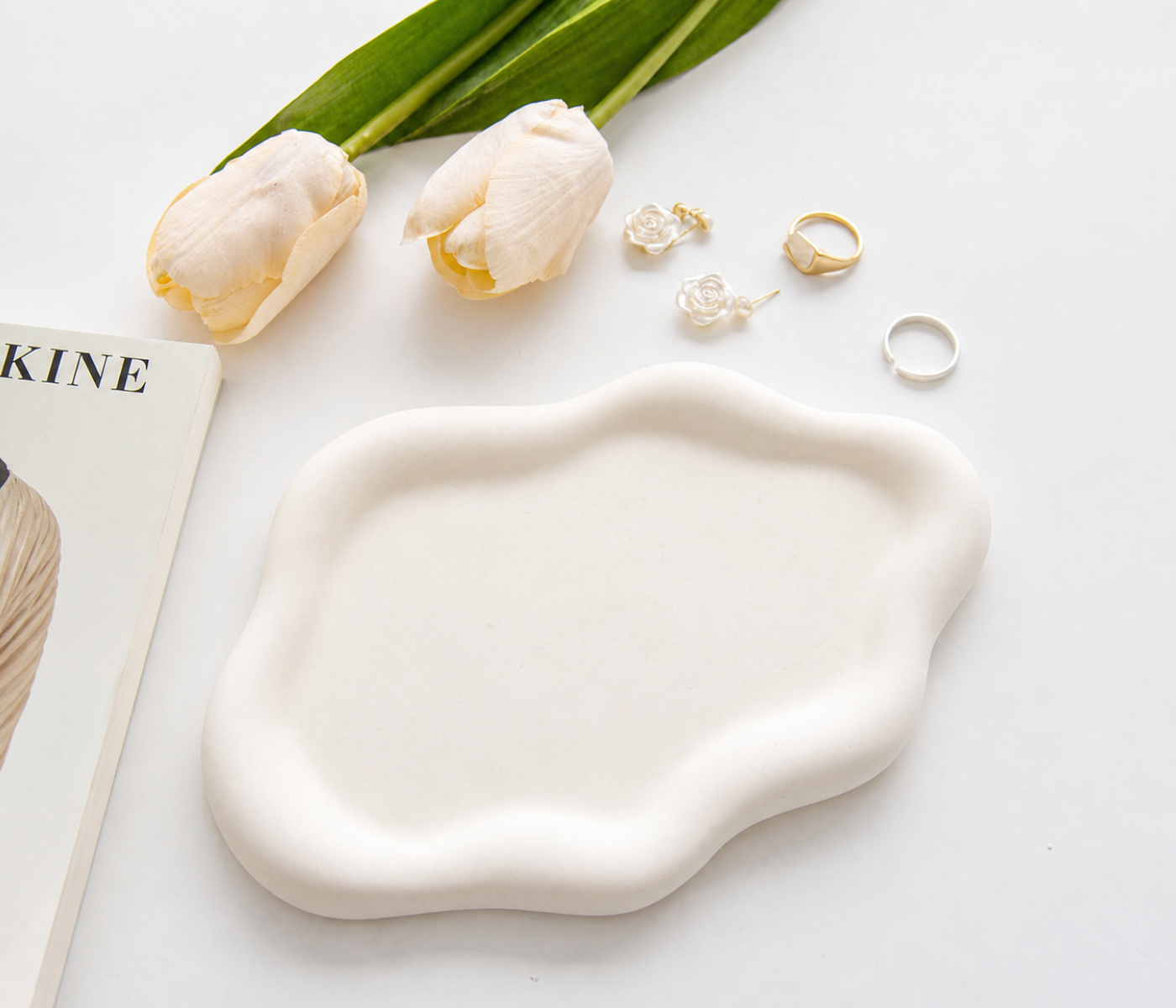 Aesthetic tray