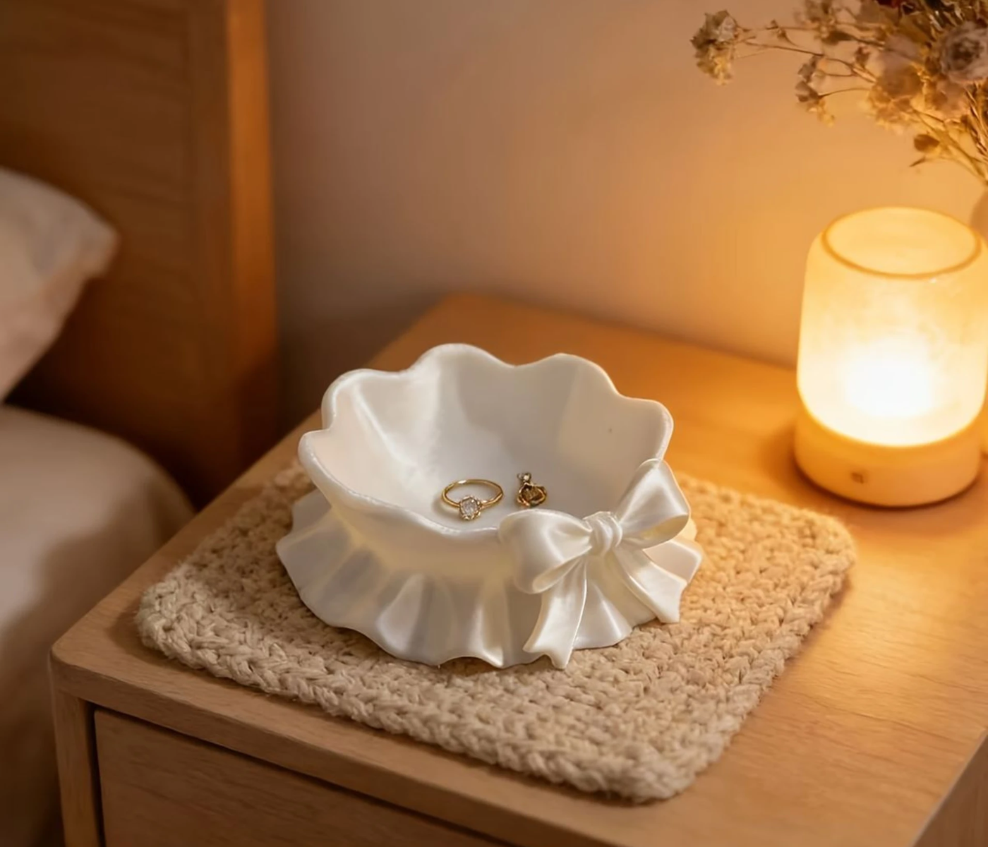 Coquette Bow catch bowl