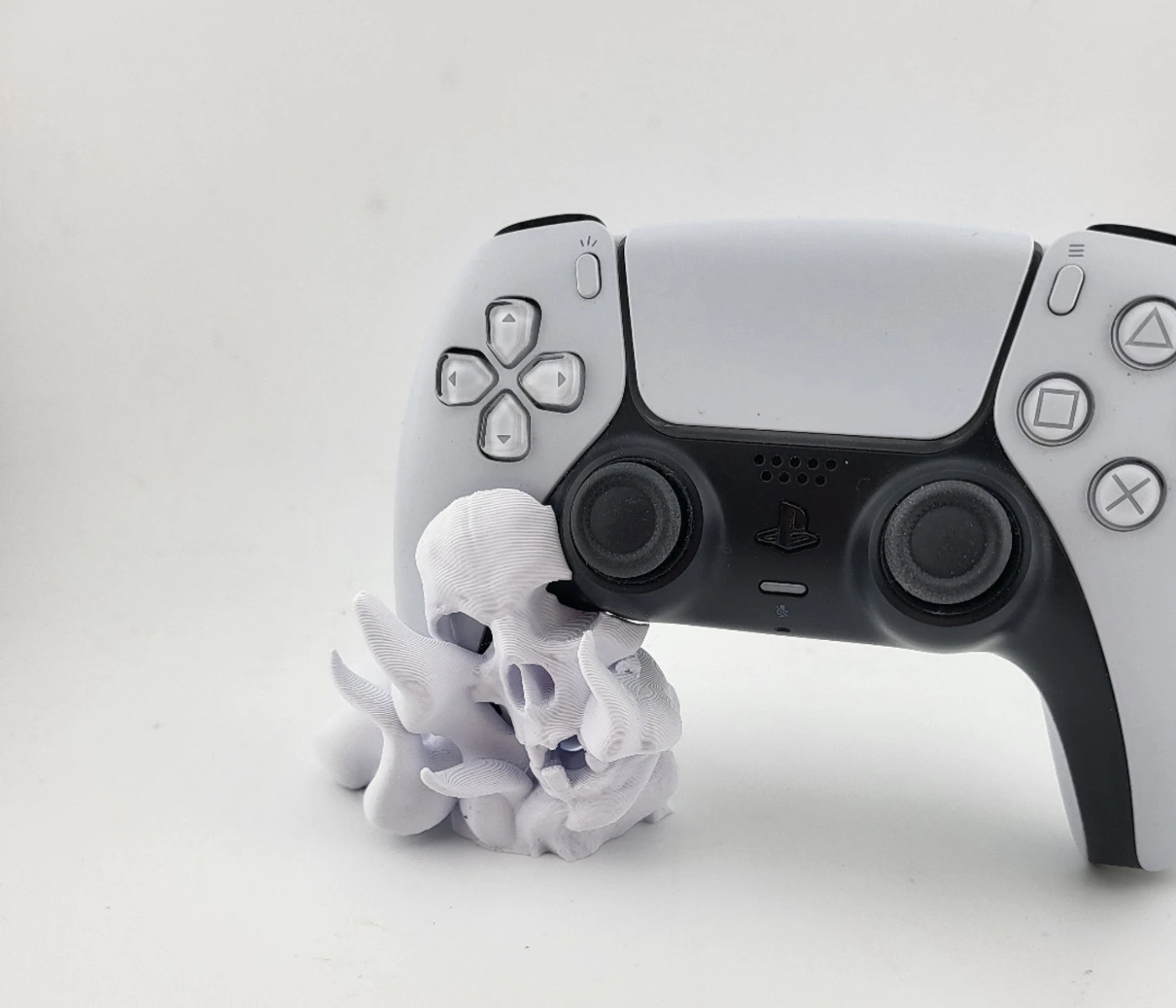 Skull Gaming Controller Stand Holder for PS5 DualSense / PS4 / Xbox